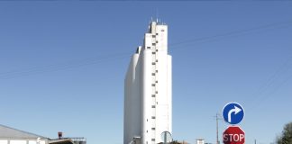 Rua da Estrada do tempo das catedrais brancas