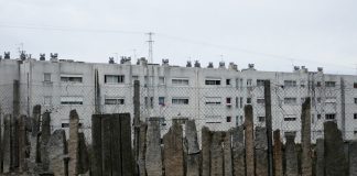 Rua da Estrada do condomínio fechado