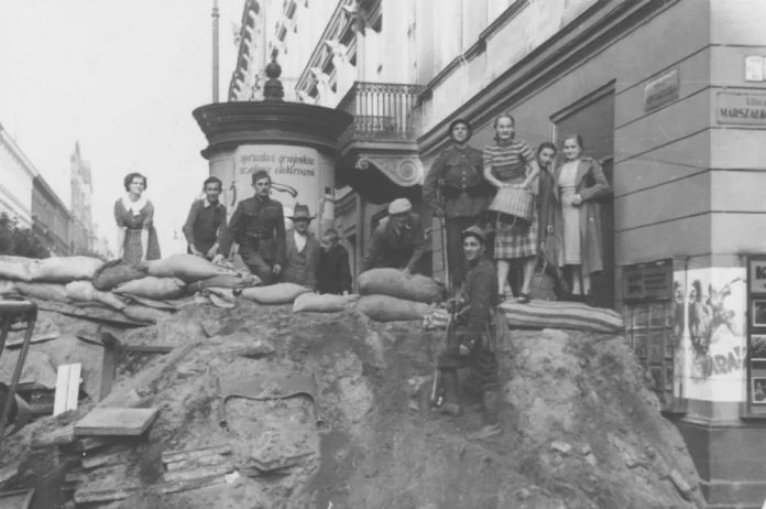CERCO_VARSÓVIA_Julien_Bryan_AIPN